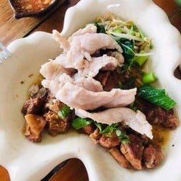 ป.ก๋วยเตี๋ยวหมูตุ๋น