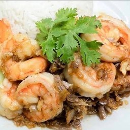 ข้าวกุ้งทอดกระเทียม