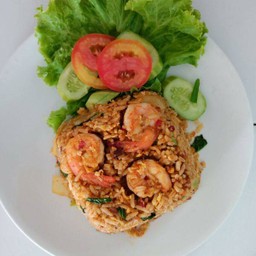 ข้าวผัดพริกเผากุ้ง