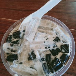 เฉาก๊วยนมสด