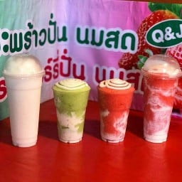 สตรอว์เบอร์รี่โยเกิร์ต & หมีมะพร้าว By Q&J @.กาฬสินธุ์