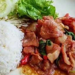 ข้าวกะเพราเบคอน