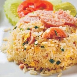 ข้าวผัดแหนม(กลาง)
