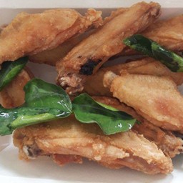 ปีกกลางไก่ทอดน้ำปลา