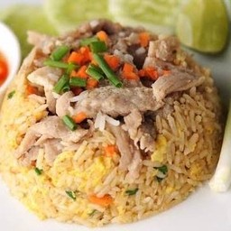 ข้าวผัดหมู(กลาง)