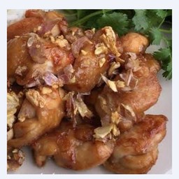 เนื้อไก่ทอด (เนื้อสะโพก) 100 กรัม
