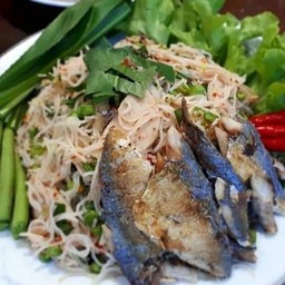 ยำขนมจีน