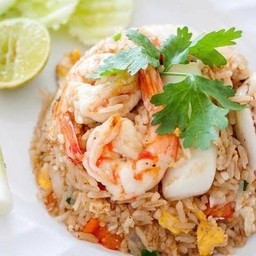 ข้าวผัดทะเล(กลาง)