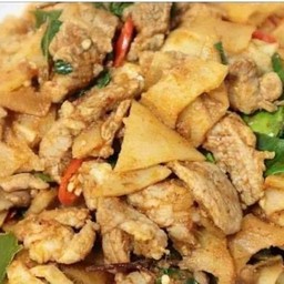 ผัดพริกแกงหน่อไม้ดองหมูหมัก