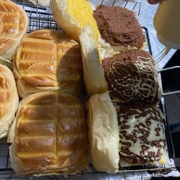 กินปัง ปังปิ้ง ขนมปังปิ้งเตาถ่านใส้ทะลัก ( ใส้ ทำเอง ) เพชรเกษม 73/1 สาขา เพชรเกษม 73/1