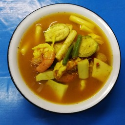 แกงส้ม(ใต้)กุ้งผักรวม