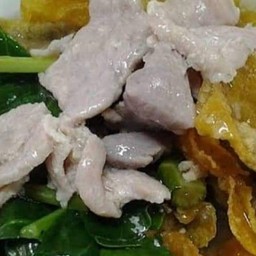 ราดหน้า  กระเพาะปลา ครัวตัวลาย