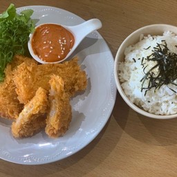 ข้าวหน้าแซลมอนชีส ซอสสไปซี่