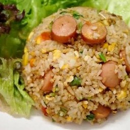ข้าวผัดใส้กรอก(ใหญ่)