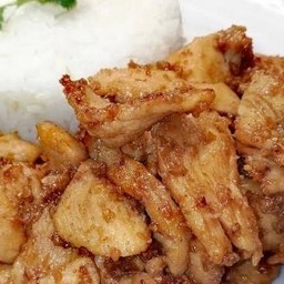 ข้าวไก่ทอดกระเทียม