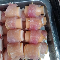 ไส้กรอกไก่รวมควันพันสามชั้น