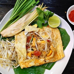 ผัดไทยห่อไข่