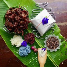 ข้าวเหนียวหมูสวรรค์ หมูฝอย ข้าวไข่เจียวทรงเครื่อง