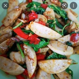 ข้าวกระเพราหมูยอ