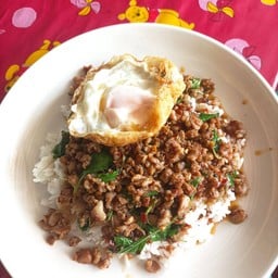 กะเพราหมูสับ