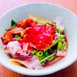 ชายสี่หมี่เกี๊ยว สาขาปากซอยชัยวัฒนา สาขาปากซอยชัยวัฒนา