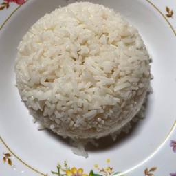 ร้านนั่งซุ้มกินเตี๋ยว กระเพราถาดมะกรูดซอย7