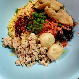วุ้นเส้นต้มยำหมูเด้ง (แห้ง) (พิเศษ)