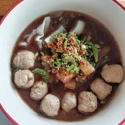 ก๋วยเตี๋ยวเอ็นแก้วฮูแปว(อร่อยไม่ซ้ำจำสูตรไม่ได้)