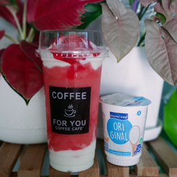 สตอเบอรี่โยเกิร์ต