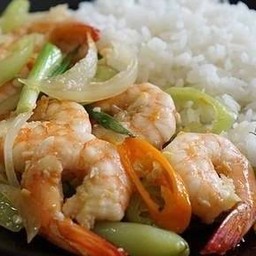 ข้าวผัดพริกสดกุ้ง