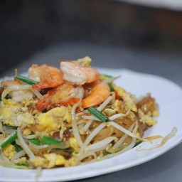 ผัดไทยพิเศษกุ้ง