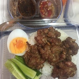 หมูก้อนทอดกระเทียมพริกไทย