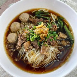 ก๋วยเตี๋ยวเนื้อน้ำใส
