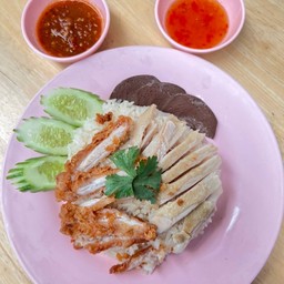 ข้าวมันไก่ไหมล่ะ&ชาพะยอม ศูนย์อาหารตลาดคุ้มเกล้า 1