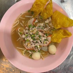ก๋วยเตี๋ยว หมู ต้มจืด