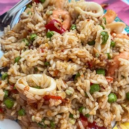 ยำลูกชิ้น ไม้ละ 8 บาท