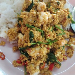 ไข่คั่วกุ้งกะหรี่ราดข้าว