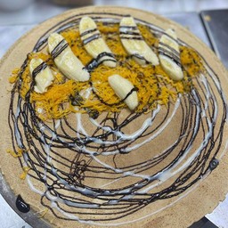 เครปแป้งวนิลา กล้วยหอม ฝอยทอง ราดช็อค