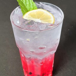 น้ำแดงโซดา (Red Soda)