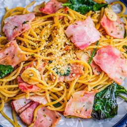 สปาเก็ตตี้เบค่อนผัดพริกแห้ง