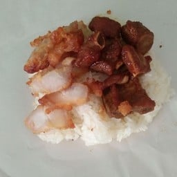 ร้านข้าวเหนียวหมูเลี่ยงเมือง