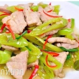 ผัดพริกอ่อนหมู
