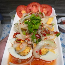 ยำไข่ต้ม