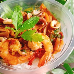 กะเพราทะเลราดข้าว