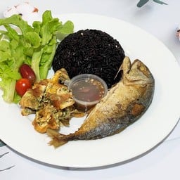 ข้าวไรซ์เบอรี่น้ำพริกกะปิ ปลาทู ไข่ชะอมคลีนA25