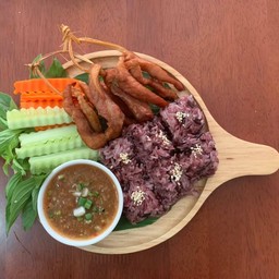 หมูแดดเดียวข้าวเหนียวปลาร้า
