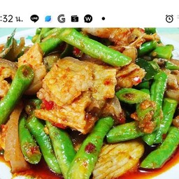 ผัดพริกแกงหมู