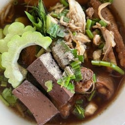 กะเพราพริกแห้งแม่จันทร์ สาขา2 ครัวในบ้าน-ทุ่งสระ3