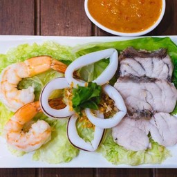 ลวกจิ้ม รวมมิตรทะเล