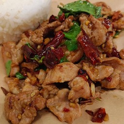 กะเพราหมูชิ้นสันคอ